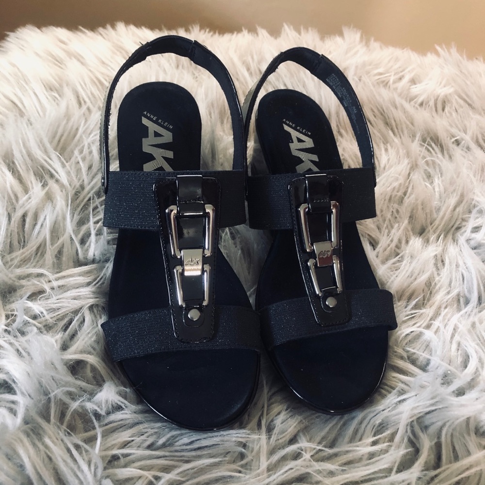 Never worn NEW Anne Klein sandals